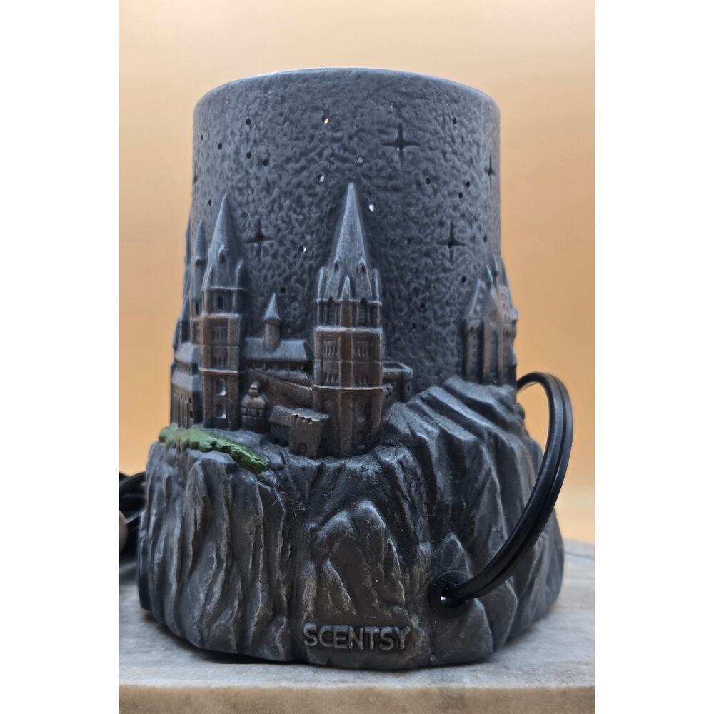 Harry Potter Hogwarts Castle Scentsy Wax Warmer - Picture 6 of 11